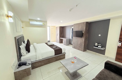 Vaishali Nagar Hotel | Hotel The 10th Floor