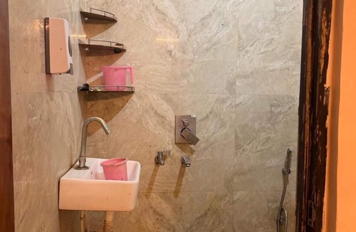 Etawah Hotel | Hotel The Baithak
