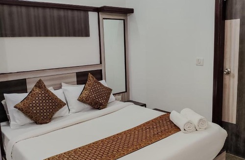 Taj Ganj Hotel | Hotel The Golden Bird Inn