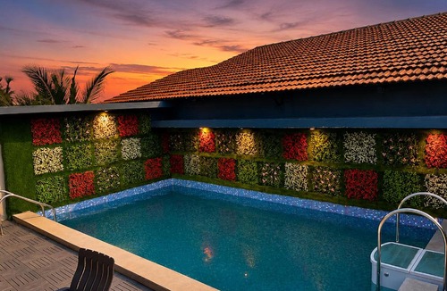 Gauravaddo Hotel | Hotel The Golden Sands, Located on Calangute Main Road