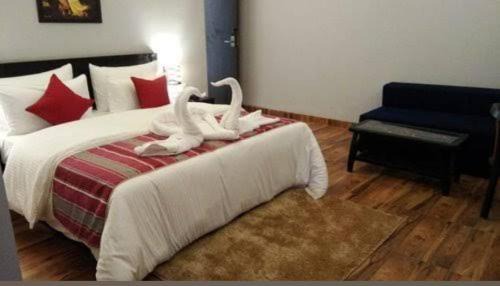 Vrindavan Apartment | Hotel The Grand vrindavan