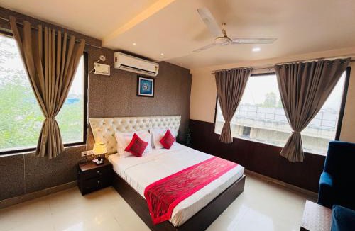 Gomti Nagar Hotel | Hotel The Leaf - Gomti Nagar Lucknow