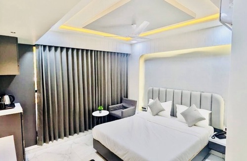 Usman Pura Hotel | Hotel The Season