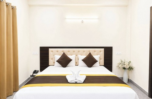 Bhimtal Hotel | Hotel The Sunlight Restaurant Bhimtal