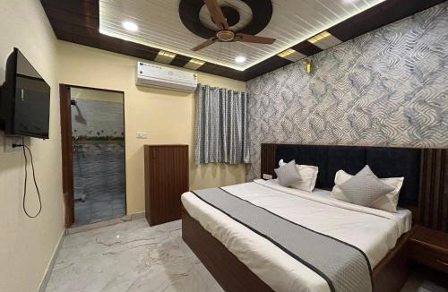 Panch Batti Hotel | Hotel Triple Three By Aditya Inn
