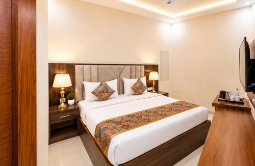 Vrindavan Hotel | Hotel Urban Inn - The RK Hospitality Group #Prem Mandir #Chaar Dham Fully AC