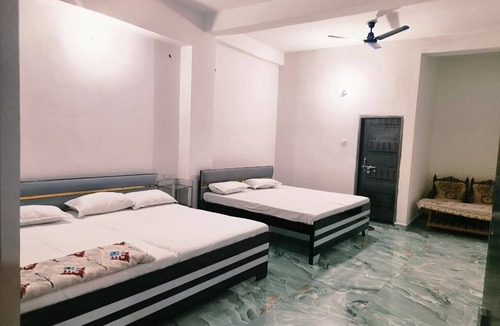 Robertsganj House | Hotel Vaibhav Mandapam