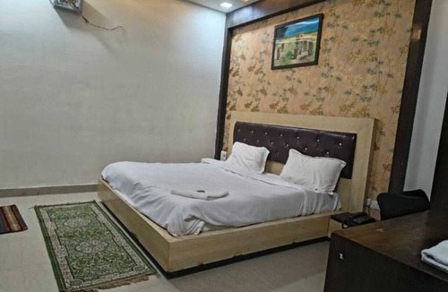 Sikandra Hotel | Hotel Vanya Palace New