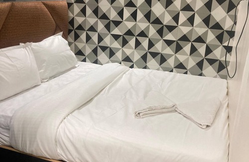 Vile Parle West Hotel | Hotel Vile Parle Executive Near Nanavati