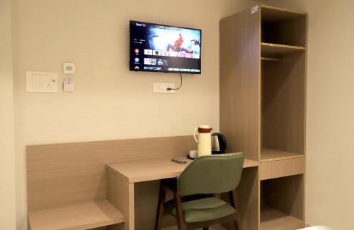 Vrindavan Hotel | Hotel Vivaan - Walk to Banke Bihari Temple