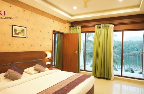 Kuttampuzha Resort | HOTEL VKJ INTERNATIONAL