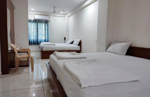 Rajpipla Hotel | Hotel Vraj