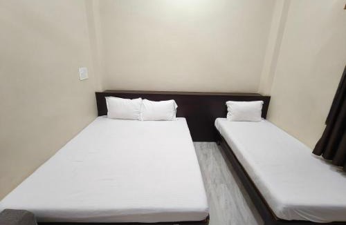 Omkareshwar Hotel | Hotel Vriksh Stay