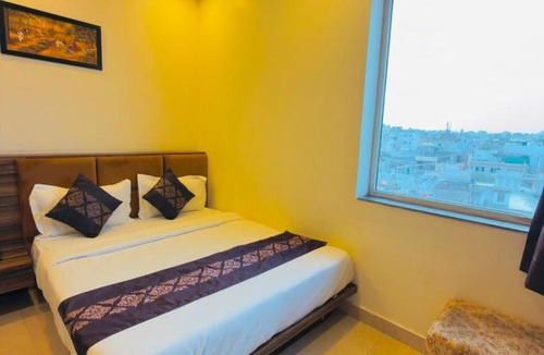 Udaipur City Centre Hotel | HOTEL VRINDA 966O9O1OO6 Old city Just 750mtr from City palace