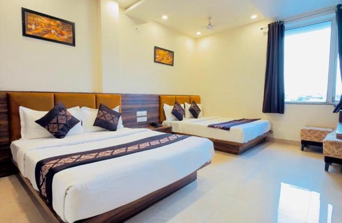 Udaipur City Centre Hotel | HOTEL VRINDA 966O9O1OO6 Old city Just 750mtr from City palace