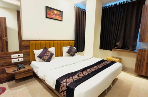Udaipur City Centre Hotel | HOTEL VRINDA 966O9O1OO6 Old city Just 750mtr from City palace