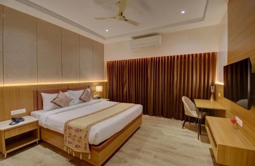 Yeola Hotel | Hotel Warma Palace