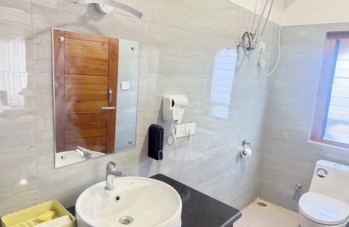 Kolar Road Hotel | Hotel Western Bhopal
