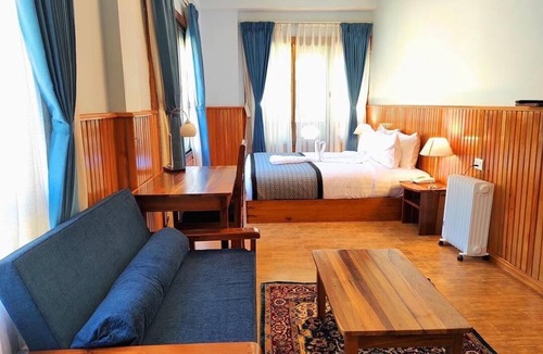 Kolar Road Hotel | Hotel Western Bhopal