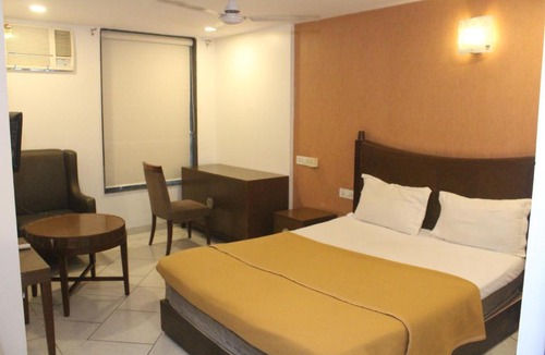 Jogeshwari West Hotel | Hotel Western Court