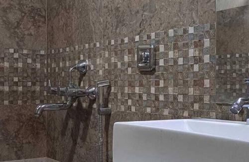 Jogeshwari West Hotel | Hotel Western Court