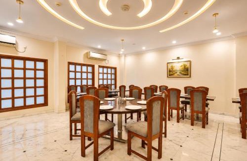 Surat Hotel | Hotel Yadgar - Near Railway Station