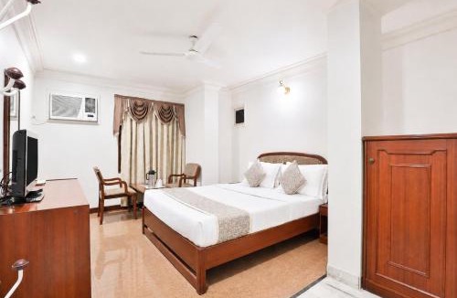 Surat Hotel | Hotel Yadgar - Near Railway Station