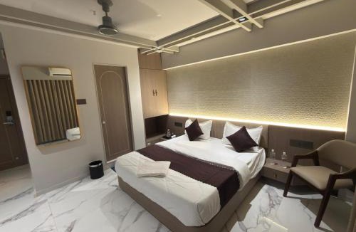 Rajkot Hotel | Hotel Yagnik Inn