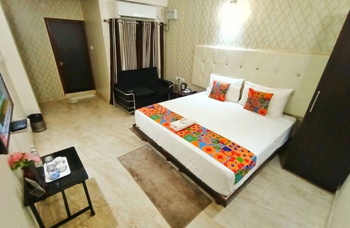 Varanasi Hotel | Hotel Yash Residency Assi Ghat & Bhu