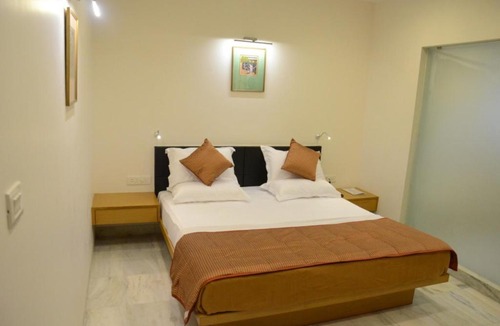 Sayajiganj Hotel | Hotel Yuvraj
