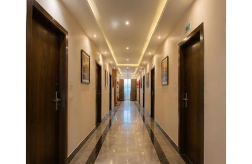 Noida Hotel | Hotel Zenzero Stay - Sector 19, Noida