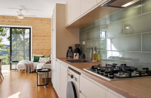 Dorrigo Cabin | Hudsons Hideaway - Cosy Eco Cabin, Rainforest Walks, Peaceful Location