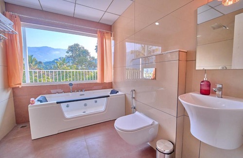 Devikolam Resort | Ice Cliff Resort Munnar by VOYE HOMES Premium Stay with Pool