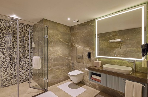 Vile Parle East Hotel | ICONIQA - The Lifestyle Hotel of Mumbai