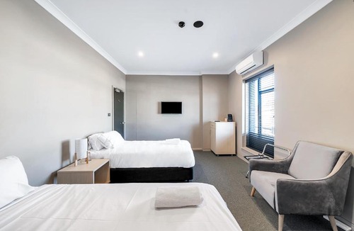 Five Dock Hotel | Illinois Hotel