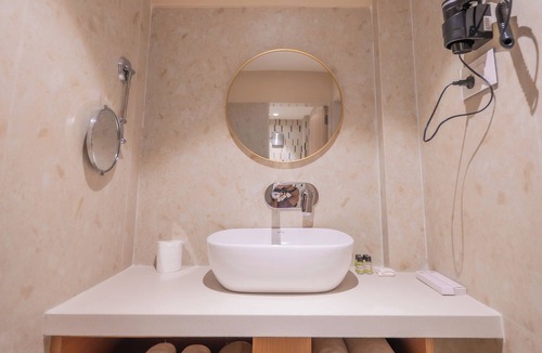 Pune Hotel | Indie Stays Studio Kharadi