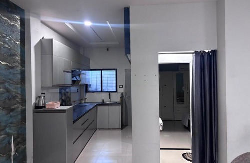 Indore Apartment | indifeed stays ,ground flor 1bhk apartment best locality in indore