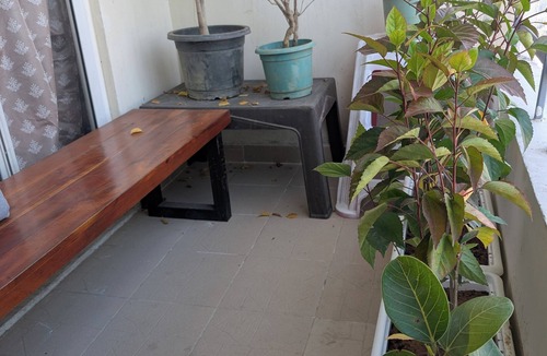 Greater Noida Apartment | Indo-Anglo with big bench