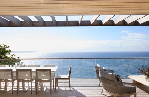 Palm Beach House | Infinity an incredible beautifully appointed beach house in the iconic Palm Beach.