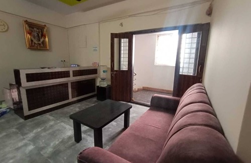Bengaluru Hotel | iROOMZ S V Comforts