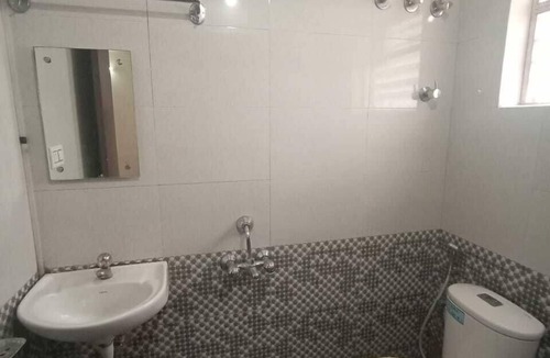 Bengaluru Hotel | iROOMZ S V Comforts