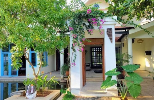 Krishna Karanai Villa | Isai Karai Bungalow - A CGH Earth Saha