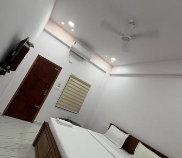 Kumily Hotel | Isha homes