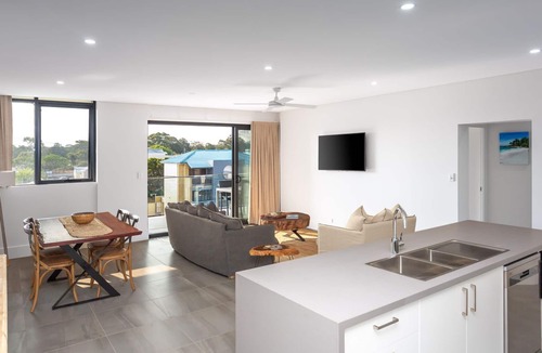 Huskisson Apartment | Ishtar Apartment 10 by Book Jervis Bay - Water Views