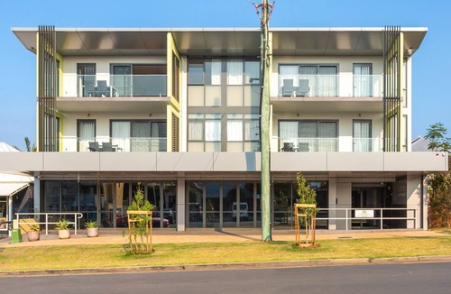 Huskisson Apartment | Ishtar Apartment 3 by Book Jervis Bay - Luxury Studio