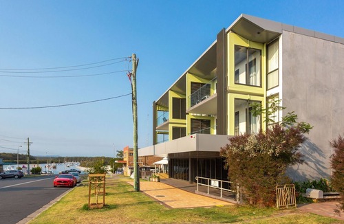 Huskisson Apartment | Ishtar Apartment 3 by Book Jervis Bay - Luxury Studio