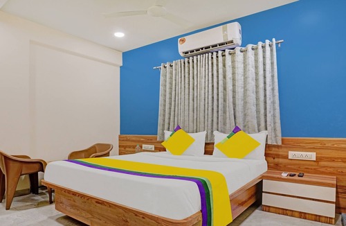 Cidco Hotel | Itsy By Treebo - Radhika Ex