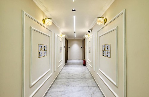 Navrangpura Hotel | Itsy Hotels Grand CG