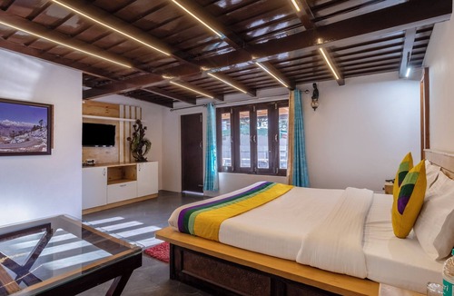 Nainital Hotel | Itsy Hotels Shri Gv Inn, 600 Mtrs From Tiffin Top