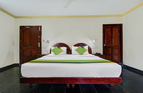 Kovalam House | Itsy Hotels The Waters Edge Beach Resort